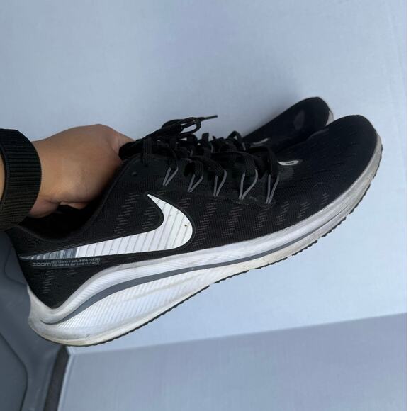 Nike Air Zoom Vomero Men's 11.5 Black White Gray Running Shoes - Picture 11 of 12